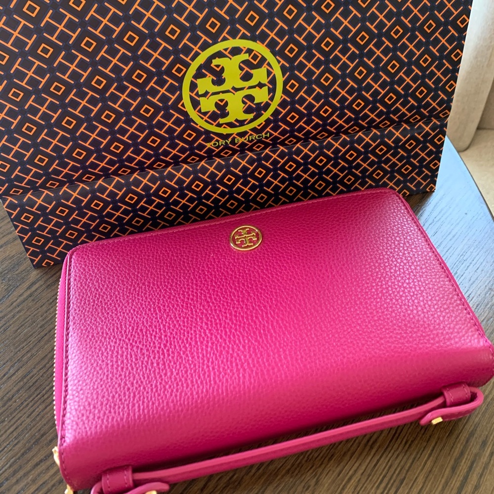 New Tory Burch landon travel wallet